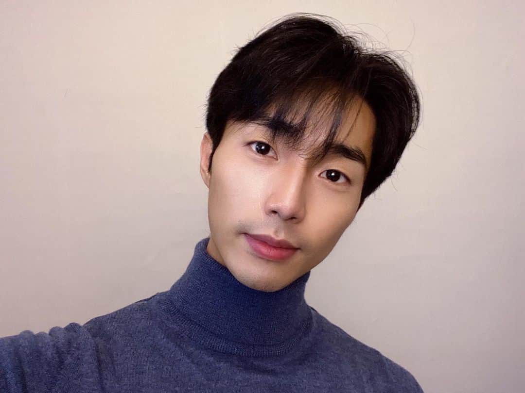 Jay のインスタグラム：「お久しぶりです😊  いつも体に気をつけてください 모두 감기 조심하세요」