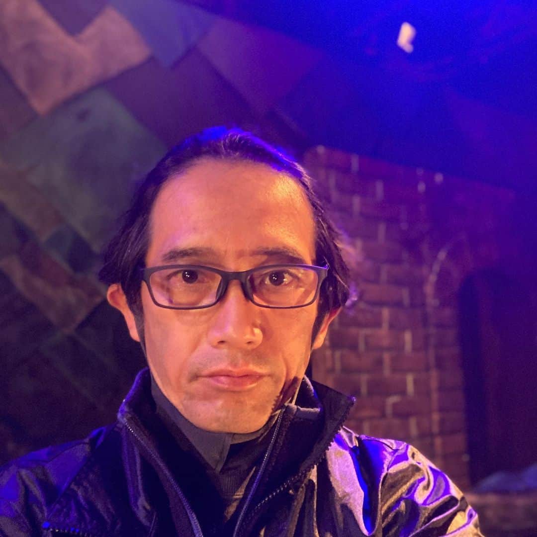 松田洋治のインスタグラム：「初日直前。当然　チョーバタバタ。 「唐版　犬狼都市」22日まで下北沢線路跡　特設紫テントにて！」
