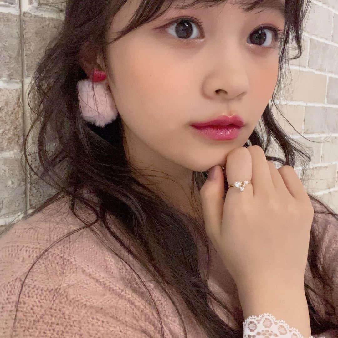 林芽亜里さんのインスタグラム写真 - (林芽亜里Instagram)「🎀﻿ BIGニュースです！！﻿ ＊アンラブ×アムコラボワンピ﻿ ＊アンラブ×メアリコラボワンピ﻿ 11/16(月)に発売します♡﻿ ﻿ あむちゃんとめありのこだわりが詰まったワンピです🌱﻿ コラボワンピを見た時はすごく嬉しかったです。GUのスタッフさん色々ありがとうございました！そしていつも応援して下さるみなさんありがとうございます！﻿ ﻿ 全国のGU店舗とオンラインストアで購入できます！﻿ 沢山の皆さんのお気に入りの1着になるといいな〜💕ぜひぜひゲットしてくださいね☺️﻿ ﻿ ニコラTVでの制作の裏側もぜひチェックしてみてね~﻿ ﻿ ~アンラブコラボワンピ発売カウントダウン２Days ~﻿ ﻿ ﻿ #GU #アンラブ#AND24LOVELY #ニコラ　#発売決定　#林芽亜里」11月14日 17時45分 - meari__hayashi