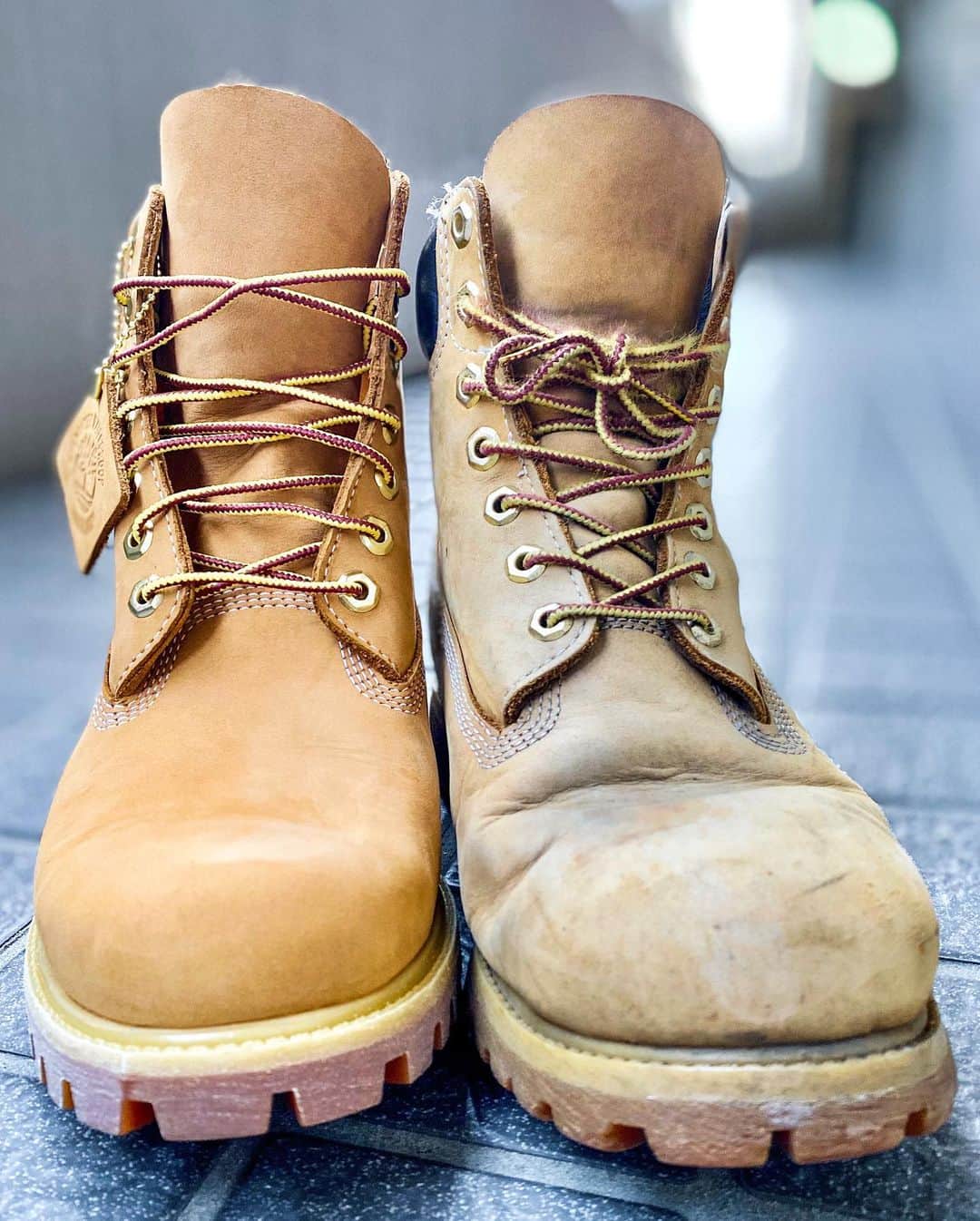 山根和馬さんのインスタグラム写真 - (山根和馬Instagram)「Timberland yellow boots 10代の頃から様々なファッションの流行り(なんにでもラインストーンとか、無地の白T、ダボダボ→スキニーパンツ) があったなかで変わらず絶対的に間違いなかったティンバのイエローブーツ、激しくブレイキンとか躍るには少し重いんだけど見た目重視でショウにも履いて出てたな…(共感してくれる人いるはず笑) 今でも変わらずテンション上がる、重厚感がたまらん、これからも宜しく願いたいブーツだな。 ・・・・・ #Thanks @timberland_jpn ・・・・・ #イエローブーツストーリー #timberland @timberland  #NatureNeedsHeroes」11月14日 18時04分 - kazuma_yamane_sp