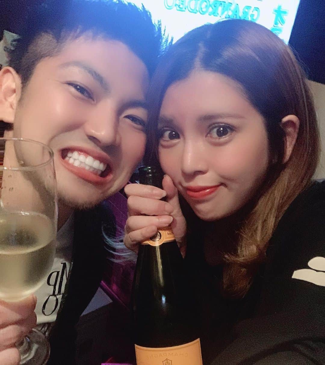 坂口杏里のインスタグラム：「にゃー！ カシェットのお客様、みんな涙出るほど良い方…  09054307175 ↑ご予約、予定等、何かあればお電話ください！  Bar Cachette (カシェット) 東京都新宿区歌舞伎町2-11-7 メトロビル4階 営業時間 1:00～7:00  お待ちしてますん💕 男性１時間3000円 女性１時間1500円 （飲み放題）」