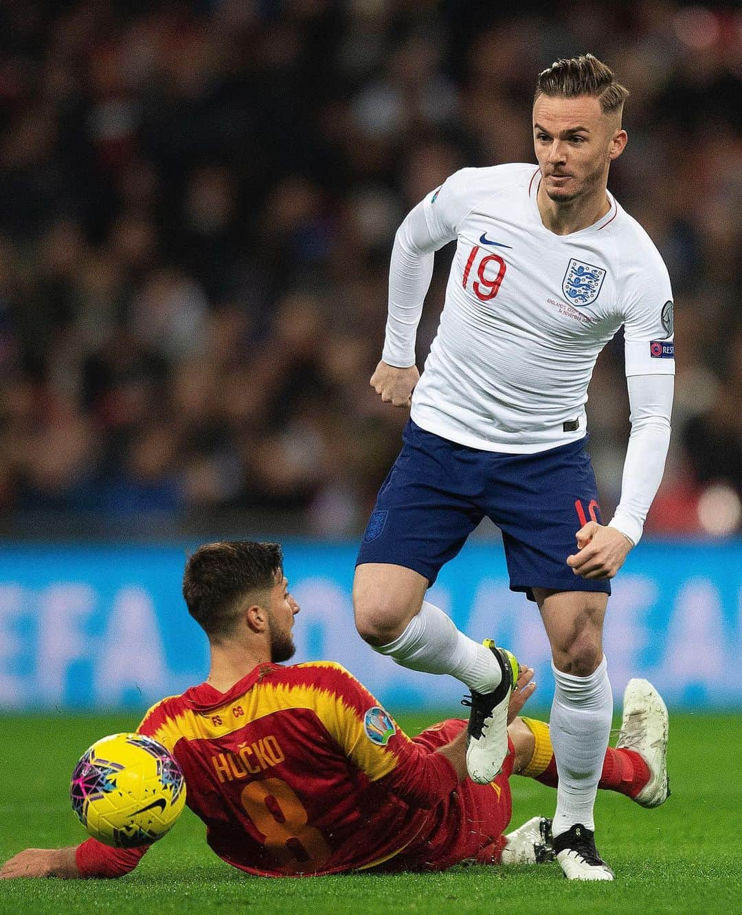 レスター・シティFCさんのインスタグラム写真 - (レスター・シティFCInstagram)「Madders made his #ThreeLions debut a year ago today! 🦁  #lcfc • #JM10」11月14日 18時13分 - lcfc