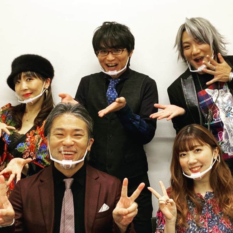 のインスタグラム：「改めまして、本日は蒼穹のファフナーTHE BEYONDの舞台挨拶にお集まりいただき、ありがとうございました。  もっと早くお会いできるはずでしたが1年も間が空いてしまいました。その間に、それぞれにいろんなことがあったと思います。日常を取り戻せた方もいらっしゃるかと思いますが、それとは関係なく、また収録現場で会えると思っていた人と会えなくなったりもしました。  受け取ったものや共に紡いだ喜びを、毎日毎時心にとどめながら生きることは、今を生き続ける僕らには少し難しいことに思います。忘れることも生き生きと生きるためには必要なことだから。  でも、なにかを思い出し、思い直すたびに、気づくことや改まることもある。もう一度立ち上がることもできる。そのためにも、僕らの創作があるのかもしれない。そんなこと考えたかどうかはわかりません。  前に進もうとする若い主人公のの曇りない眼に感化されただけかもしれません。  また元気にお会いしましょう。  #蒼穹のファフナー #蒼穹のファフナーthebeyond」