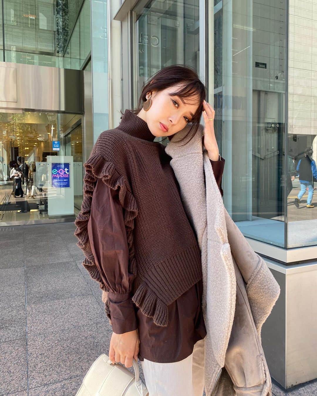 のインスタグラム：「MISATO'S CLOTHS TOMMOROW🌹 ━━━━━━━━━━━━━━━━━ 寒くなってきた今知りたい冬のおすすめコーディネートを rienda人気ショップスタッフ村岡美里がご紹介♡  画像TAPで商品詳細をチェック✔️ ━━━━━━━━━━━━━━━━━━ #rienda #SHELTTERWEBSTORE #SWS」