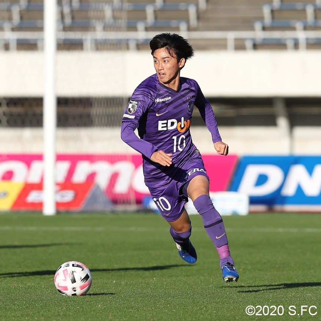 サンフレッチェ広島さんのインスタグラム写真 - (サンフレッチェ広島Instagram)「. ⚽️明治安田生命J1リーグ第27節　試合結果⚽️ サンフレッチェ広島　1-1　横浜FC 前半：1-1 後半：0-0 【得点者（広島のみ）】エゼキエウ  先に失点しながらも、早い段階で追いつき、勝ち越しを狙って戦いましたがあと一歩及ばず。ホームで勝点1に終わりました。  最後まで応援いただきありがとうございました。  #土肥航大 選手 #野上結貴 選手 #エゼキエウ 選手 #佐々木翔 選手 #荒木隼人 選手 #川辺駿 選手 #青山敏弘 選手 #森島司 選手 #sanfrecce #積攻」11月14日 18時26分 - sanfrecce.official