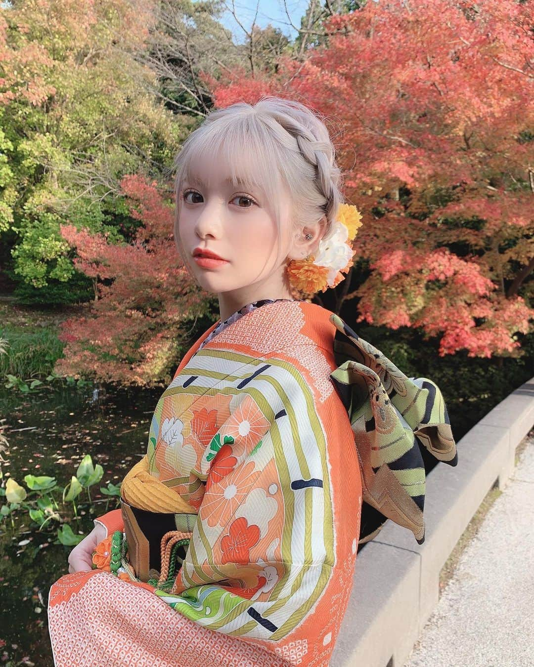 若林萌々さんのインスタグラム写真 - (若林萌々Instagram)「和楽庵さんの振袖撮影🍃紅葉がキレイでした」11月14日 18時39分 - wakabayashimomo