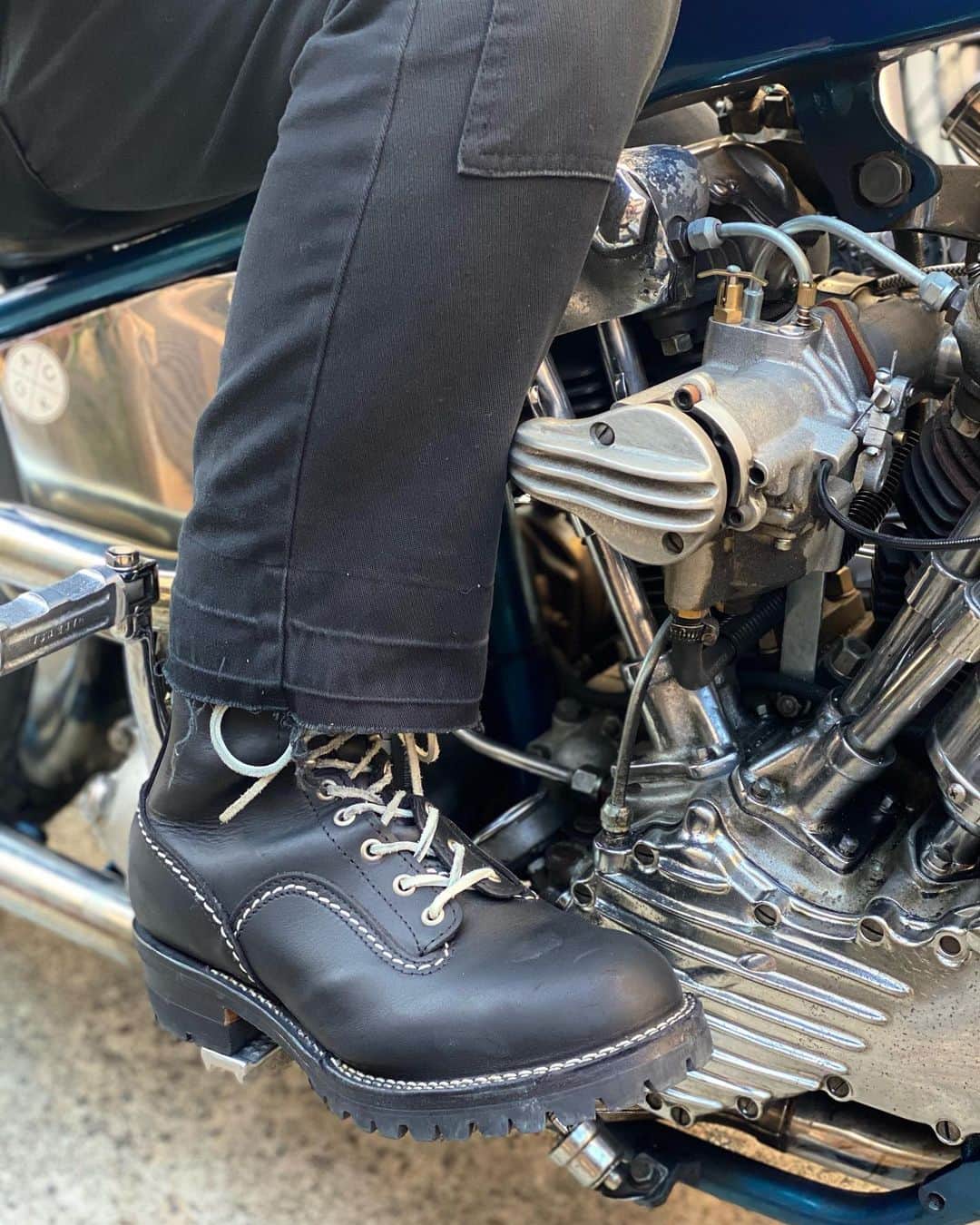 のインスタグラム：「My WESCO! "Jobmaster"  #mywesco #wesco #jobmaster #black #leather #100sole #boots #workboots #westcoastshoecompany #scapoose #oregon #usa #harleydavidson #knucklehead #wescojapan #wescoosaka #wescoebisu #wescosetagaya #wescokanazawa」