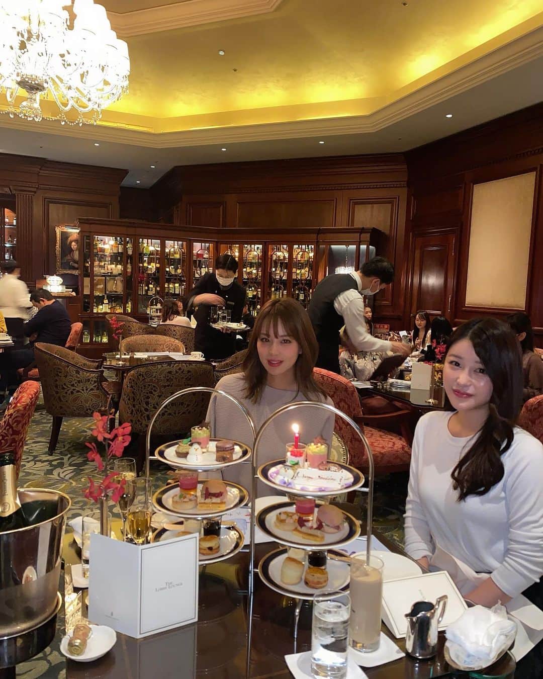 原田怜奈のインスタグラム：「親友の誕生日❤︎ おめでとう❤︎ 大好き。 いつもありがとう❤︎ これからも、 一緒に歳を重ねよ❤︎😊 . . . . . . #リッツカールトン　#親友　#誕生日」