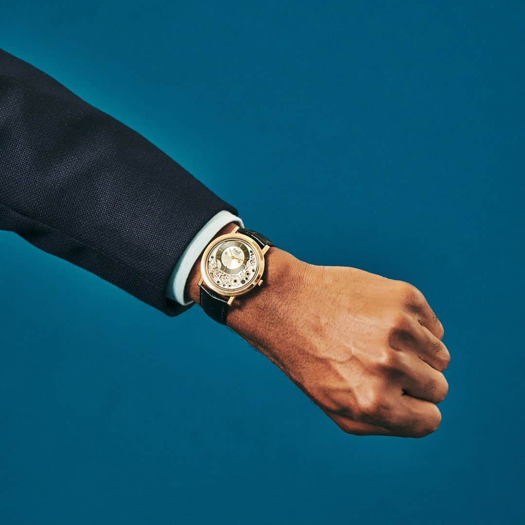 ピアジェさんのインスタグラム写真 - (ピアジェInstagram)「In this 𝒖𝒏𝒊𝒒𝒖𝒆 design, you will find the 𝒔𝒆𝒄𝒓𝒆𝒕 to one of the thinnest watches in the world, the #PiagetAltiplano Ultimate Automatic watch. A case 𝒇𝒖𝒔𝒆𝒅 to the movement to save precious millimetres, both technically and 𝒂𝒆𝒔𝒕𝒉𝒆𝒕𝒊𝒄𝒂𝒍𝒍𝒚 impressive. - #Piaget #WatchShot #Watchmaker #WhatsOnYourWrist #Hodinkee @hodinkee」11月14日 19時00分 - piaget
