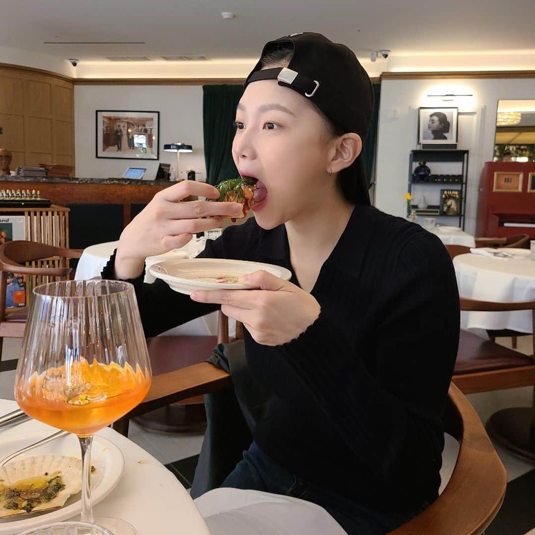 Ni Daのインスタグラム：「잘먹었습니다 크왕😋」