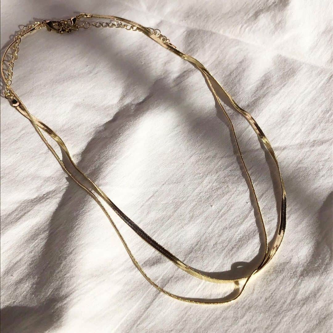 松元環季さんのインスタグラム写真 - (松元環季Instagram)「Keep it simple.  ネックレスもシンプルにつけるのすき😚 白Tとの @bellthink ゴールドネックレスの相性よき。  すごい高見えするし、二本とも長さが好きなように調節できる✨  #goldjewellery #necklace #goldnecklace #gold #sponsored #pr」11月14日 19時13分 - tamaki__matsumoto