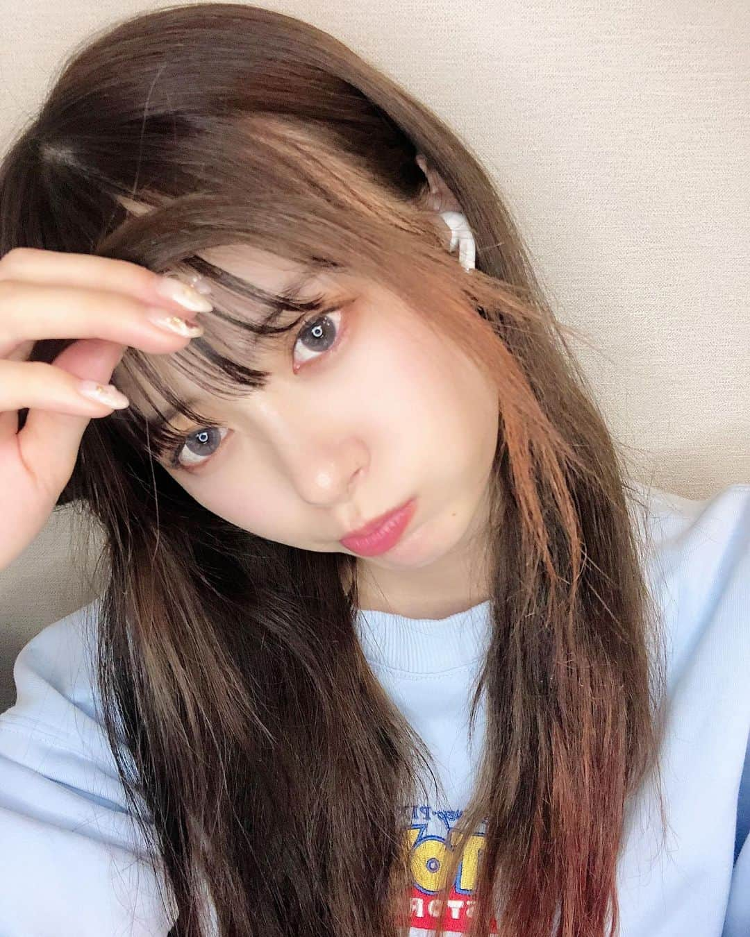 生田衣梨奈さんのインスタグラム写真 - (生田衣梨奈Instagram)「♥毛先オレンジ♥﻿ ﻿ 色落ちしてきたから毛先をオレンジに染め直した！﻿ ﻿ アピールの仕方分からんかったけん﻿ 変なポーズしか出来んかったけど笑笑﻿ ﻿ 禰豆子ヘアカラー結構いろんな方に好評で嬉しい！！﻿ ﻿ ﻿ この髪色でいつまでいようかな？？？﻿ ﻿ 考え中❤﻿ ﻿ #morningmusume20 #モーニング娘20﻿ #helloproject  #顔面国宝﻿ #えりぽんかわいい #アイドル﻿ 存在が #インスタ映え #かわいい﻿ #Love #beauty﻿ #followme #makeup﻿ #Instagram #生田衣梨奈のVSゴルフ﻿ #메이크업 #얼스타그램﻿ #ig_Japan #팔로미﻿ #フォロー歓迎 #ootd﻿ #orange #自撮り﻿ #ELEYVSGOLF  #apple﻿ #いいね #写真﻿ #IDOL #골프﻿ #SELFIE #셀카」11月14日 19時15分 - erina_ikuta.official