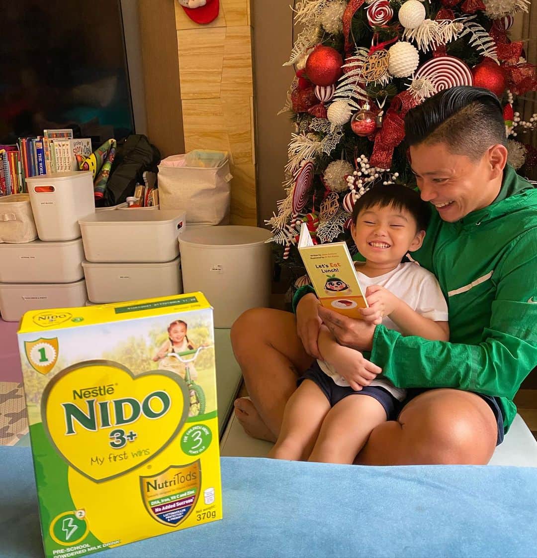 Iya Villaniaさんのインスタグラム写真 - (Iya VillaniaInstagram)「With such a #TodoExplorer boy, the teaching and explaining is never-ending! So having cool storybooks like this freebie that comes when u buy Nido 3+, really comes in handy!   There are 3 storybooks to collect when you buy Nido 3+ 2kg or 1.2kg until November 30 so don’t miss getting your hands on these! We have 2 more to go! 😆 Available in all supermarkets! Gotta #TodoProtectwithNido3Plus that #TodoExplorer of yours against this crazy weather! ☔️」11月14日 19時18分 - iyavillania