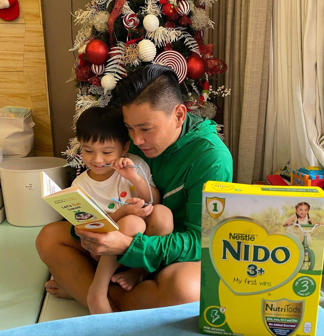 Iya Villaniaさんのインスタグラム写真 - (Iya VillaniaInstagram)「With such a #TodoExplorer boy, the teaching and explaining is never-ending! So having cool storybooks like this freebie that comes when u buy Nido 3+, really comes in handy!   There are 3 storybooks to collect when you buy Nido 3+ 2kg or 1.2kg until November 30 so don’t miss getting your hands on these! We have 2 more to go! 😆 Available in all supermarkets! Gotta #TodoProtectwithNido3Plus that #TodoExplorer of yours against this crazy weather! ☔️」11月14日 19時18分 - iyavillania