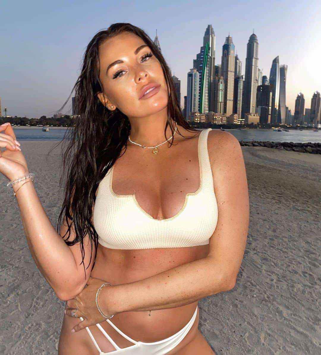 Jessica Wrightさんのインスタグラム写真 - (Jessica WrightInstagram)「Dubai dreaming 💭 #takemeback #ilovethebeach」11月14日 19時28分 - jesswright77