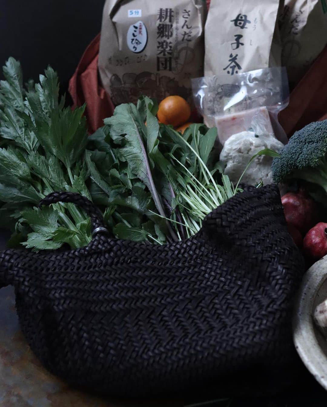 クリスチャンポーさんのインスタグラム写真 - (クリスチャンポーInstagram)「﻿ ﻿ Farmers market🥬  -CP MESH BAG (Cow leather) Black﻿ ﻿ ﻿ ﻿ CHRISTIAN PEAU CONCEPT SHOP﻿ コンセプトショップは全日アポイント制となっております。ご来店される1日前にウェブサイトの予約フォームよりご予約下さい。また、お電話、メールアドレスからのご予約も受け付けております。﻿ ﻿ info@christianpeau.com﻿ ﻿ ﻿ ﻿ ﻿ #christianpeau #クリスチャンポー　#meshbag #vegetables」11月14日 19時22分 - christian_peau