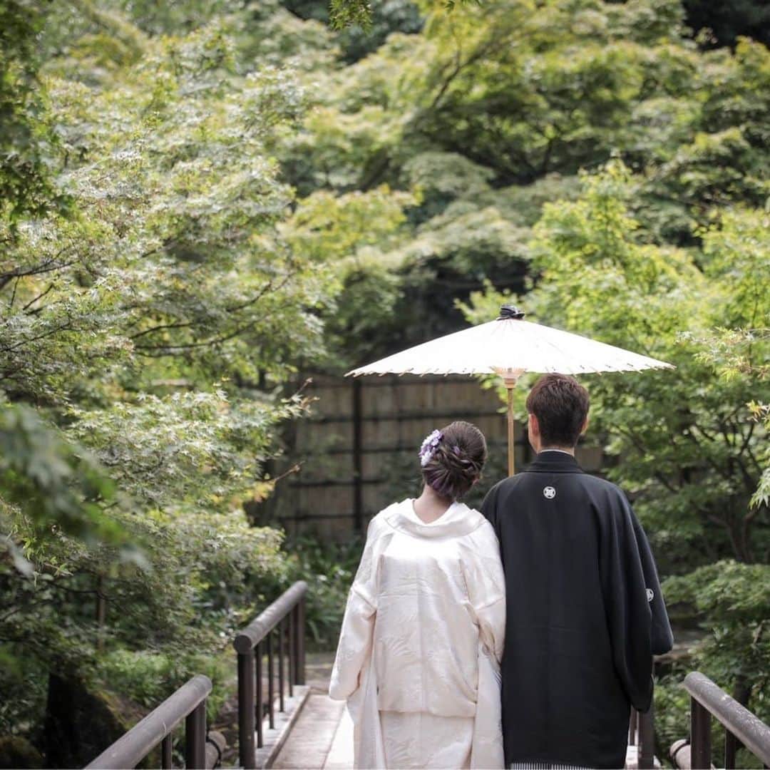 ドレスショップ ラヴォーガさんのインスタグラム写真 - (ドレスショップ ラヴォーガInstagram)「日本の花嫁さまを 一番美しく引き立てる 白無垢  慎ましく、美しく、 神聖なお気持ちで、、  * * * 🍀ドレスショップ　ラヴォーガ🍀 @wedding_la_voga * * * あなたのお気に入りの１着を 一緒に見つけませんか？ * ご自分だけの特別なオーダードレス・・・ ファーストドレスで 大切な１日をさらに特別な、嬉しい１日に♡ * 👗ファーストドレスってなに？ 📷フォトウェディングについて知りたい✨ ┈┈┈┈┈┈┈┈┈┈┈┈┈┈┈┈┈┈┈ ☆+:;;;;;;:+☆+:;;;;;;:+☆+:;;;;;;:+☆+:;;;;;;:+☆ あなたのお気に入りの1着が見つかる♪ LA VOGAのショップサイトへは プロフィールから♡→ @wedding_la_voga ☆+:;;;;;;:+☆+:;;;;;;:+☆+:;;;;;;:+☆+:;;;;;;:+☆ ┈┈┈┈┈┈┈┈┈┈┈┈┈┈┈┈┈┈┈ ⭐️@wedding_la_voga ドレス選びでお困りの際にはご相談ください❤️ * ＊あなたのご希望にぴったりのウェディングドレス👰 ＊テーマに合わせたカラードレス👗 ＊彼もおしゃれにタキシード✨ ＊特別感いっぱいの和装👘 ＊ブーケや髪型などコーディネートのご相談も💐 * ＊数多くのドレスの中から 　納得できるドレス選びができる・・・ 　チャペルで撮影できるフォトウェディングもご提案！ * ＊お得な特典やキャンペーンもございます🎁 ┈┈┈┈┈┈┈┈┈┈┈┈┈┈┈┈┈┈┈ 『こんなドレスが着たい！』 『なかなかぴったりのドレスが見つからない😢』 『自分にどんなドレスが似合うのかわからない😣』 .etc….  * ぜひお悩みをお聞かせください！ 熱い想いを持ったコーディネーターが ご希望にお応えします❗️ * 皆さまの結婚式が 大切な、特別な1日になりますように お手伝いさせていただきます✨ * ドレスショップ ラヴォーガ * ┈┈┈┈┈┈┈┈┈┈┈┈┈┈┈┈┈┈┈ #花嫁 #プレ花嫁  #東海花嫁  #名古屋花嫁 #名古屋プレ花嫁 #結婚式 #結婚式準備  #結婚式コーデ  #全国のプレ花嫁と繋がりたい  #日本中のプレ花嫁さんと繋がりたい  #プラコレ #wedding #weddingdress #ウェディングドレス #オーダードレス #ロケーションフォト #海外挙式 #ドレス選び #weddingphoto #photowedding #フォトウェディング #ウェディングフォト #前撮り #2021春婚#2021夏婚 #2020秋婚#2020冬婚 #白無垢 #和装フォト」11月14日 19時39分 - wedding_la_voga