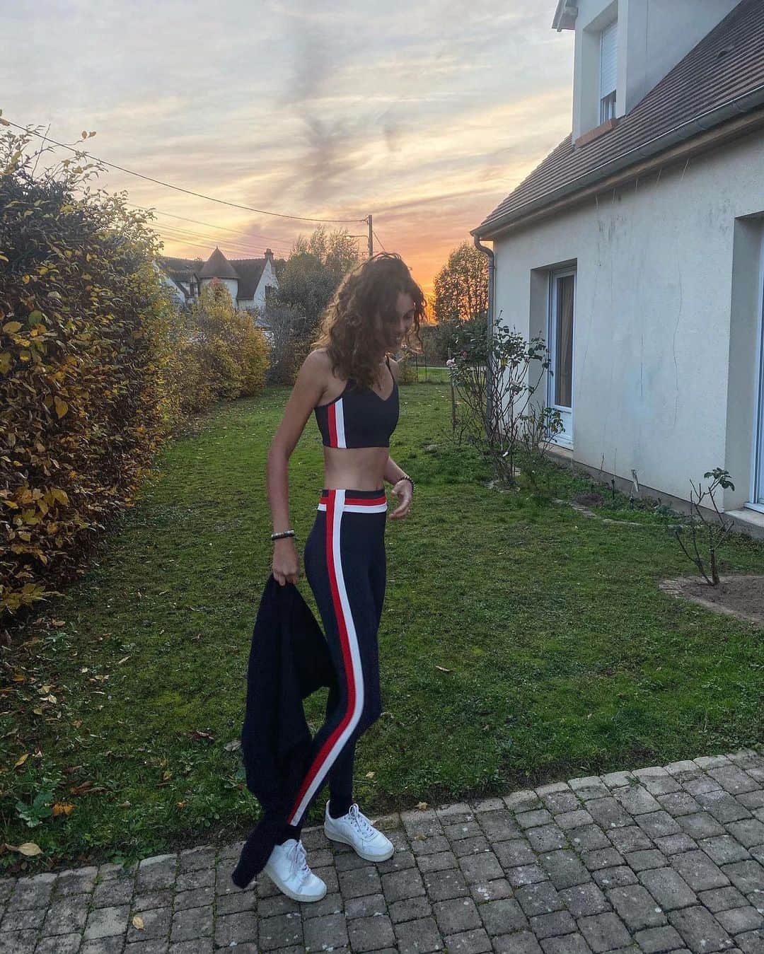 ポーリーヌ・オアロのインスタグラム：「Active weekend right back from paradise and these @splits59 !!! 😍」
