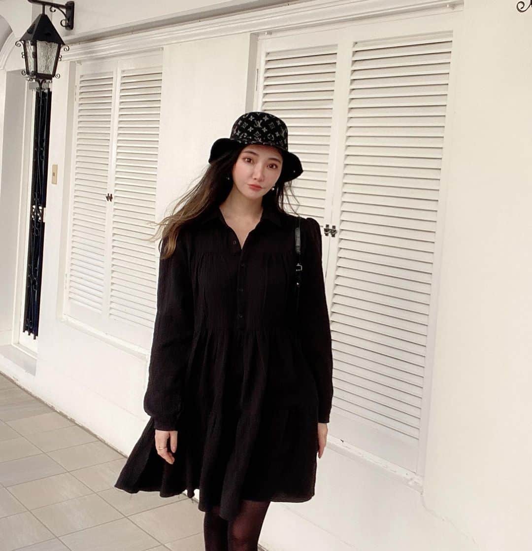 クリスティン・ウェイのインスタグラム：「Today @valmuer_official outfit again #ootd #fashiongram #fashionstyle #ootd #cwfashion  #christinewei #クリスティンウェイ #valmuer #ヴェルムーア」