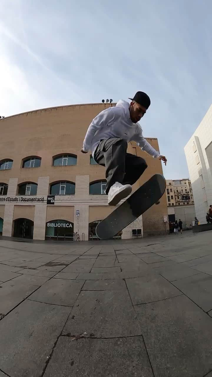 MACBA LIFEのインスタグラム