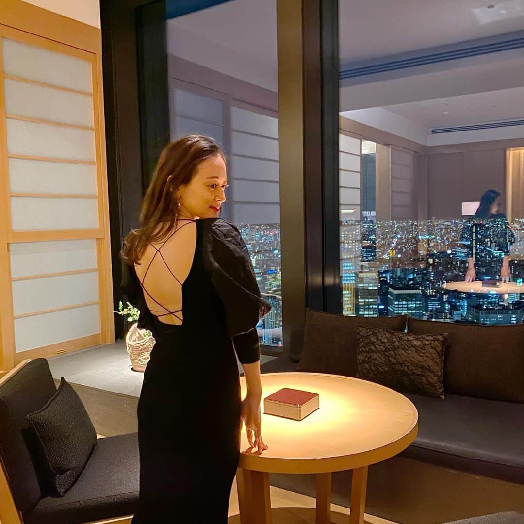 難波礼華のインスタグラム：「11.12 33歳になりました🥰 メッセージくれた方々もありがとうございます❤️ スパでとぅるとぅるになって、 美味しいdinner食べて、とっても素敵なホテル泊まって最高な誕生日を迎えられて幸せです❤️ 33歳もよろしくお願いします🥰」