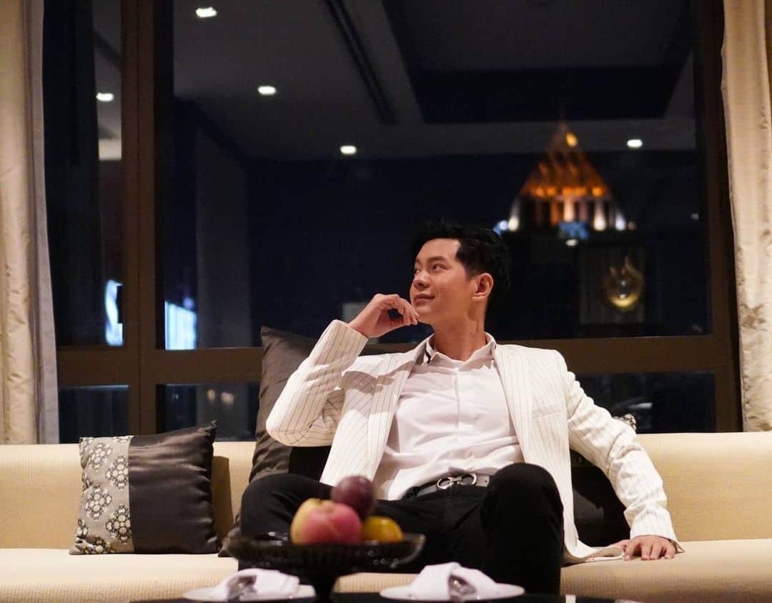 アイス・サランユーのインスタグラム：「Ready for... Poape&Quest MasterChef Dining @banyantreebangkok  ทานอาหารมื้อพิเศษ&ฟังเพลงรักจาก Ice ในค่ำคืนนี้กันครับ  #eventเมื่อไหร่ไว้ใจผม  #งานเลี้ยงภายในไว้ใจผม」