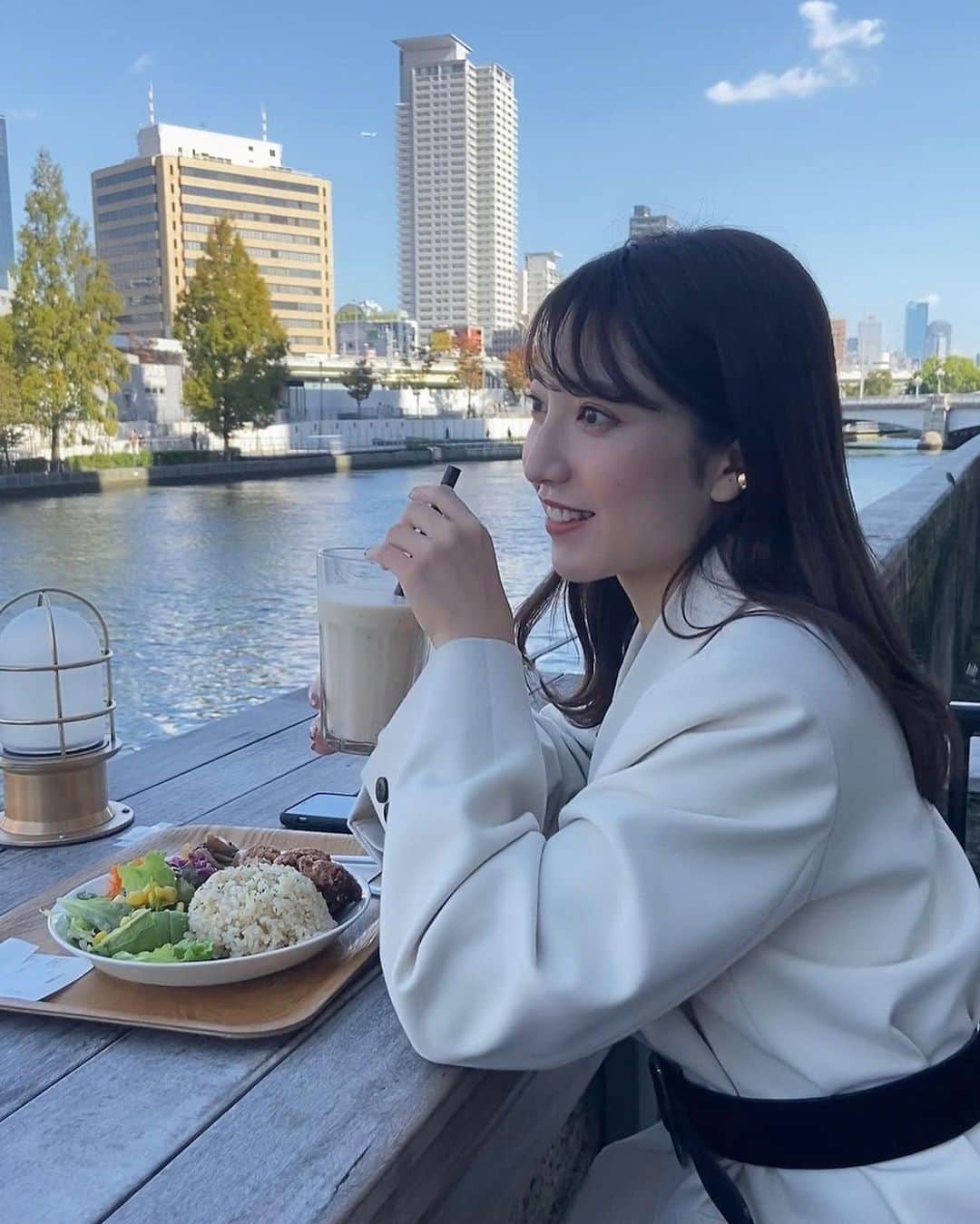 佐藤那菜のインスタグラム：「⛅️ . のんびり友達とランチ🥑ヘルシーだけどボリュームあって美味しかった！！ .」