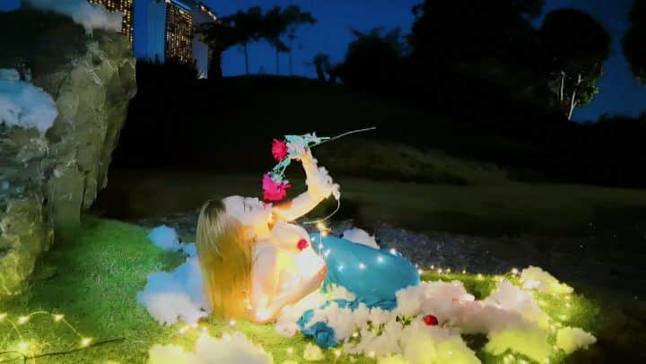 Nicole Chenのインスタグラム：「Behind the Scene with @davidlovetofly check it out! #photoshoot #conseptshoot #photoshootsg #sgphotoshoot #photoshootideas💭 Conceptual shoots」
