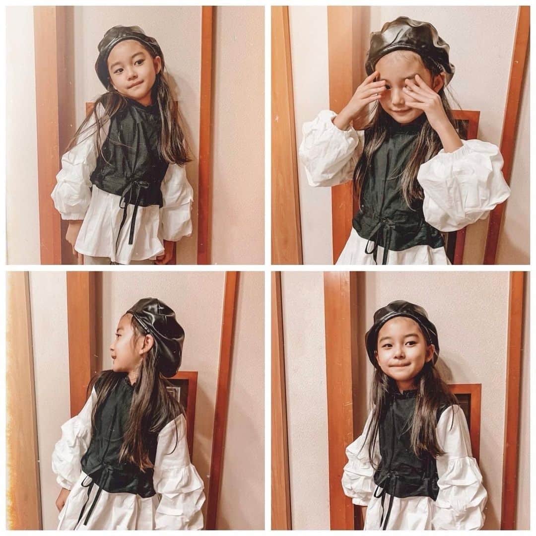 ✷kana✷のインスタグラム：「🖤🖤🖤 . . @urbancherry_  レザーのベレー帽めっっちゃ可愛い♡ 袖ぽわんのドッキングシャツも 大人っぽくて完全ママ好みなスタイルです♡ . . #娘コーデ」