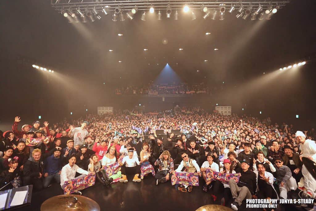 TAK-Zのインスタグラム：「5ねんまえの今日。またZeppワンマンやりたいてかやる」