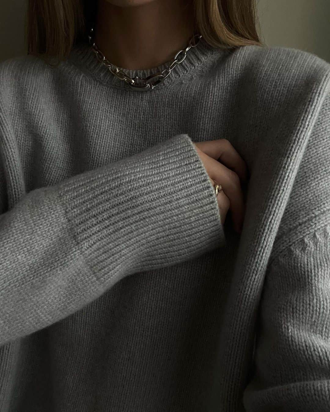 Mathilde Goehlerのインスタグラム：「Cosy cashmere」