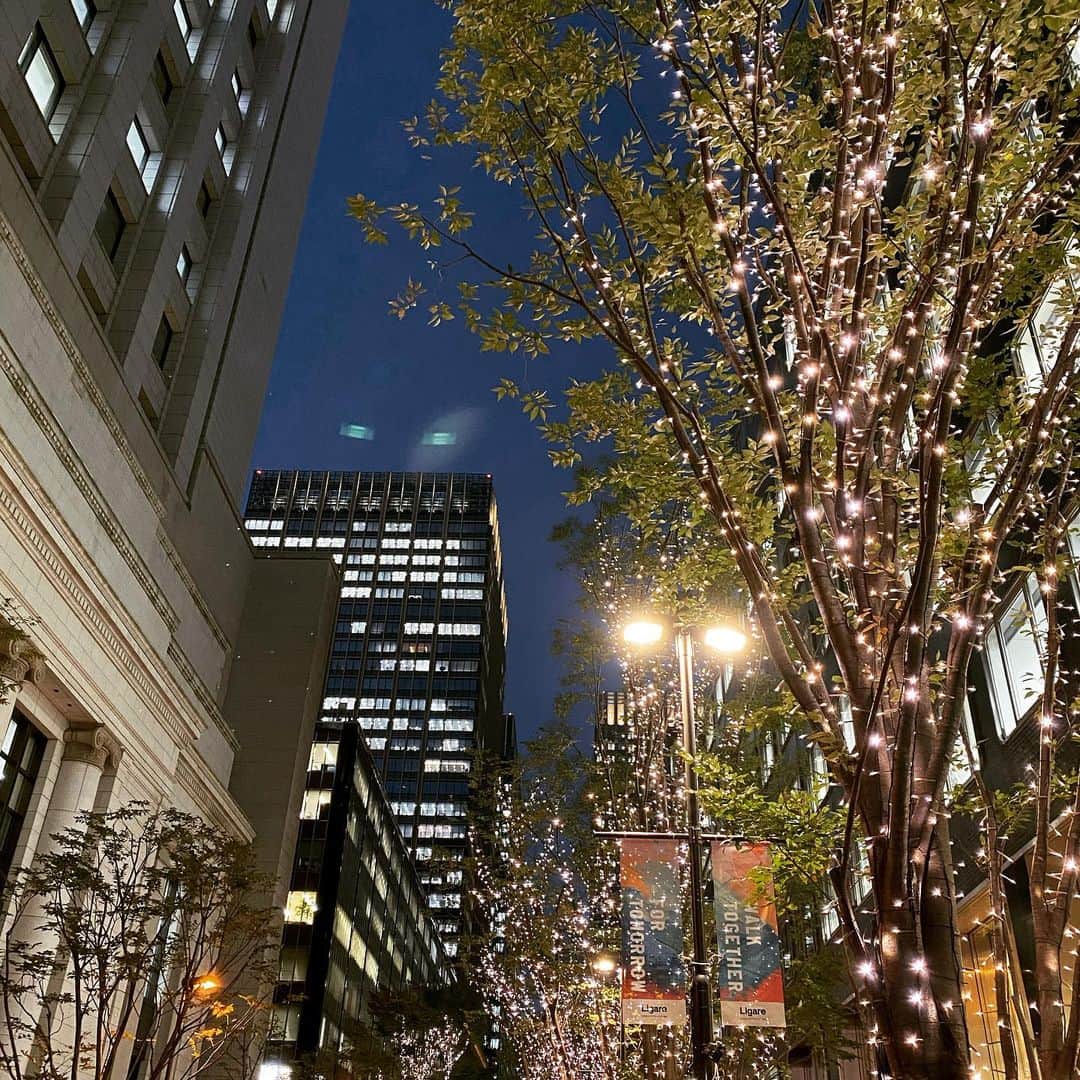 ISEKIのインスタグラム：「【LIVE告知】  2020年ラストLIVE 『BREND YOU / 2020 X’mas Special』が12/17@イープラスカフェで有人&配信LIVE 両方でお届け！  2020年ラストに相応しい シークレットゲスト㊙️が 大大大決定！！  ブッキングの神様（自分で言う？）がみんなへ送るクリスマスプレゼント🎁🎄🎅  #通常のキャパの半分 #とはいえ無理なく #安全第一 #配信もあるよ #めちゃ喜ぶよ #何年ぶり？ #ある意味お祝い #色々セッションしたいな」
