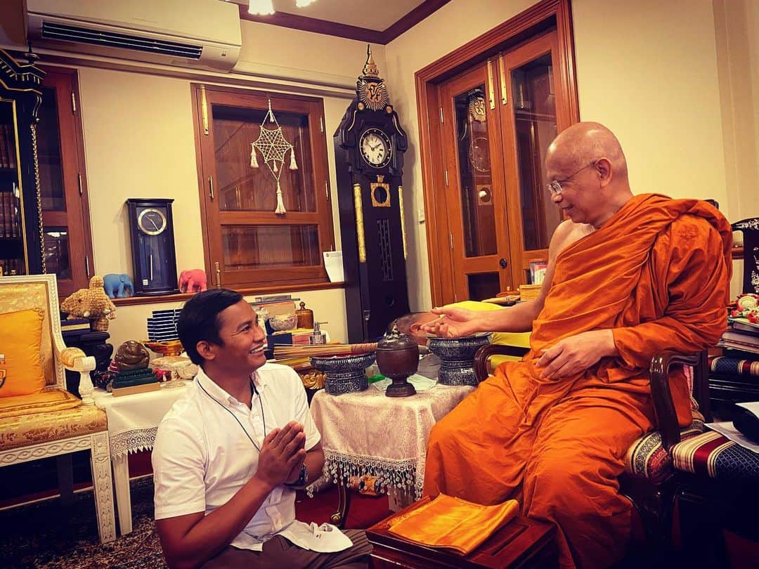 トニー・ジャーのインスタグラム：「Respect 🙏🏼🙏🏼🙏」