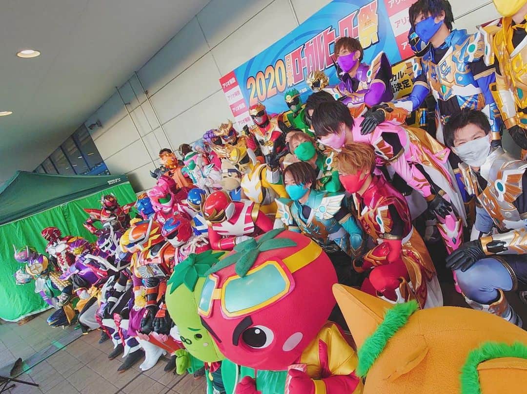 辻加純さんのインスタグラム写真 - (辻加純Instagram)「#2020日本ローカルヒーロー祭  アリオ蘇我ステージ1日目！！  MCともぐもぐべじわーるどダンスショーをやらせて貰いました✨ たくさんのヒーローさんに会えてとっても嬉しかったし、至らない点沢山あったと思いますが念願のヒーロー祭りMCできて良かったです( ; _ ; )‪‪❤︎‬  もぐべじもペロリンコとカロリーが加わっての２回目のショー！ 楽しく出来ました😌♡  明日は2日目！明日に備えてみんな休んでねーー！  #ヒーロー #ご当地ヒーロー #鳳神ヤツルギ #もぐもぐべじわーるど #もぐべじ #ヤツルギ魂 #チバテレビ #千葉 #女の子ヒーロー #特撮 #tokusatsu #hero」11月14日 21時48分 - kyasmil_