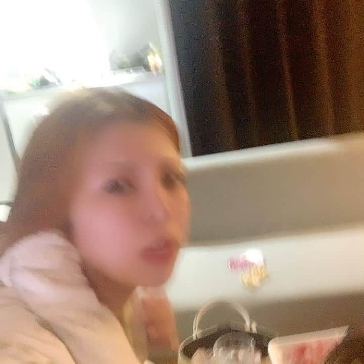 坂口杏里のインスタグラム：「鍋おいしかった♡木下パイセンありがとうございます😭 待ってます😊  09054307175 ↑何かあればこちらまで！ Bar Cachette (カシェット) 東京都新宿区歌舞伎町2-11-7 メトロビル4階 営業時間 1:00～7:00  お待ちしてますん💕 男性１時間3000円 女性１時間1500円 （飲み放題）」