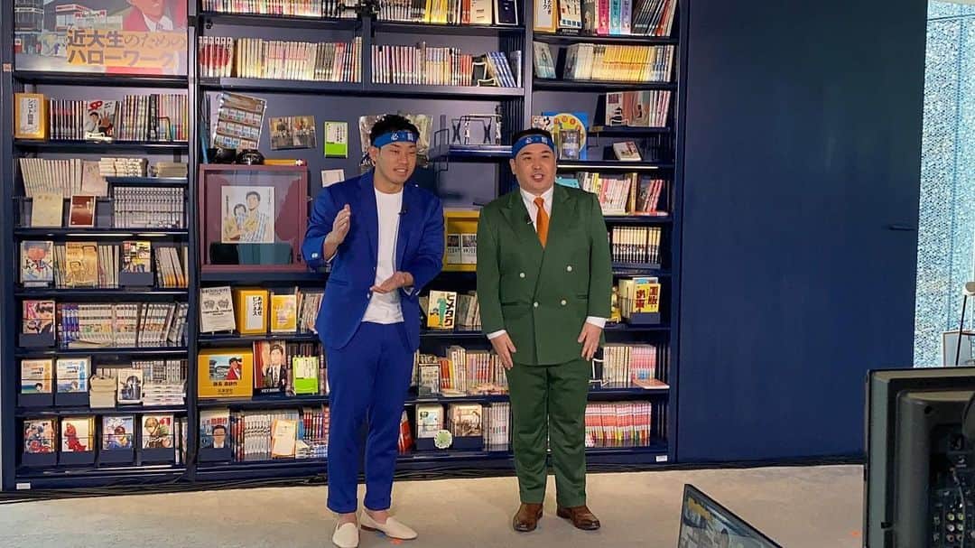 駒場孝のインスタグラム：「近畿大学就職活動決起大会、ありがとうございました！ 僕らの方が勉強させてもらいました！ 皆さん頑張ってください！！ 空回りしてる予備校の講師みたいな格好ですみません！」