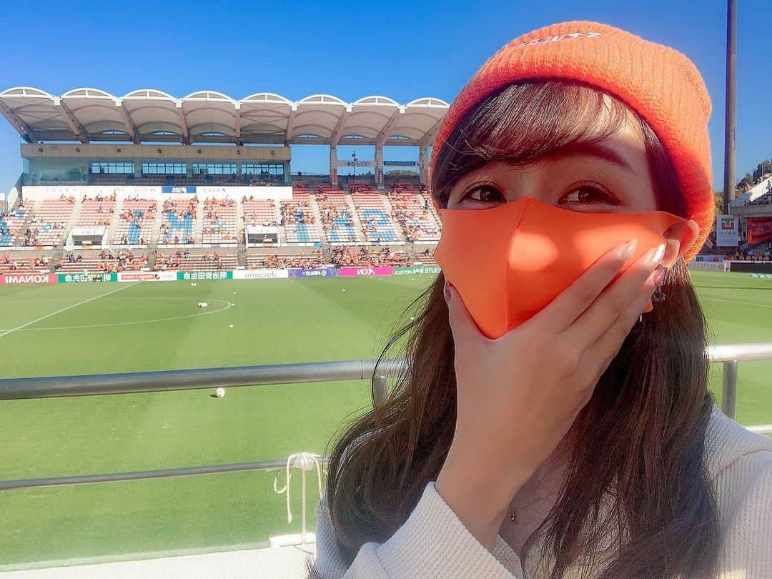 岩本恵美加さんのインスタグラム写真 - (岩本恵美加Instagram)「◌𓈒𖡼﻿ 今日はエスパの観戦⚽️ 人生初のオレンジ色のニット帽！ チームカラー身につけるとテンション上がるね😆 ㅤㅤ エスパルス2連勝🙌 鹿児島デー無敗記録更新👀 ㅤㅤ あとは MYFCも10試合ぶりの勝利だし😭 藤枝明誠も優勝して全国決まったし！ ㅤㅤ 観戦前に食べた すぱげてぃ屋さんのパスタも美味しかったし！ ㅤㅤ 今日はなんて良い日なんだ🥺🥰 ㅤㅤ ┈┈┈┈┈┈┈┈┈┈┈┈┈┈┈┈┈┈┈┈┈ #soccer #jleague #spulse #shizuoka #myfc #サッカー #jリーグ #清水エスパルス #エスパルス #藤枝MYFC #藤枝明誠 #サッカー観戦 #ニット帽 #マスク #すぱげてぃ屋 #静岡グルメ #スポーツ観戦」11月14日 21時59分 - emk_iwmt