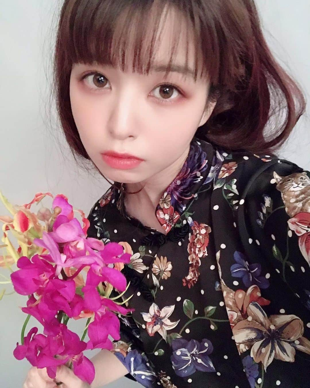 春奈るなさんのインスタグラム写真 - (春奈るなInstagram)「明日は「春奈るな 卓上カレンダー2021」の発売記念インターネットサイン会を開催します☺️💜💜 生配信なので、日本全国どこにいても参加できちゃうよ！！！ 是非参加してね🥰💜💜💜  https://scstore-mini.bitfan.id/contents/10593  #calender2021」11月14日 22時08分 - lunaharuna_official