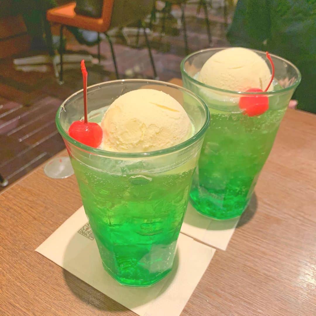 れなさんのインスタグラム写真 - (れなInstagram)「. クリームソーダしか勝たん🍒💚 ・ ・ #クリームソーダ #上島珈琲店」11月14日 22時09分 - rena_rosario_c