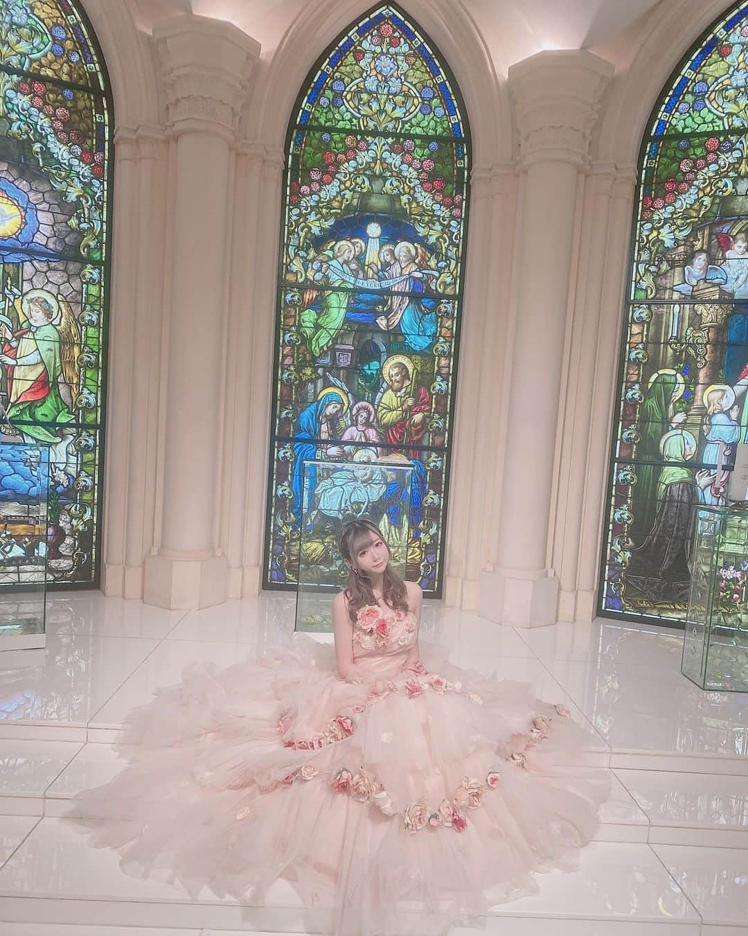 あいにゃんさんのインスタグラム写真 - (あいにゃんInstagram)「結婚式場でドレス体験できるアフタヌーンティーしてきたよ💒👰💍 素敵すぎたあ〜〜〜✨ * * #セントラファエロチャペル銀座 #ラファエロカフェ #チャペル #式場 #ウェディングドレス #ウェディングフォト #ドレス #ドレス試着 #プリンセス #ブライダルモデル #weddingdress #ginza #afternoontea #銀座カフェ #銀座 #アフタヌーンティー  #自撮り女子 #被写体 #メイド #コンカフェ #アイドル #美男美女と繋がりたい#japanesegirl #maid #followforfollowback #いいね返し #フォローミー」11月14日 22時14分 - ainyan0310