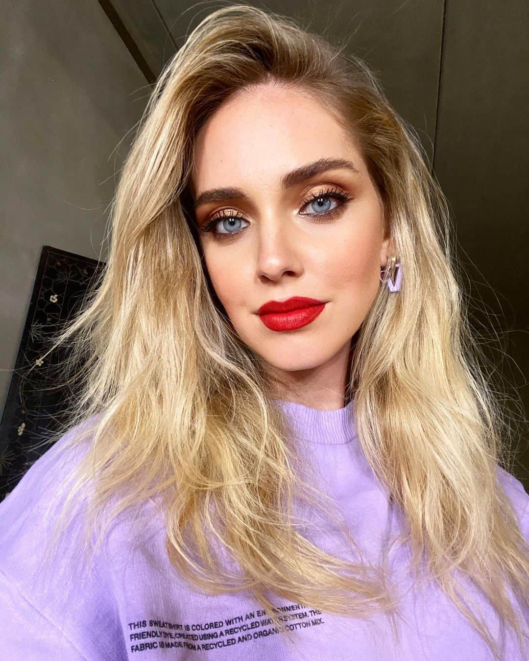 キアラ・フェラーニさんのインスタグラム写真 - (キアラ・フェラーニInstagram)「Saturday morning ❤️ Lipstick is “Fashion Darling” from my #LancomexChiaraFerragni capsule 🙏🏻」11月14日 22時20分 - chiaraferragni