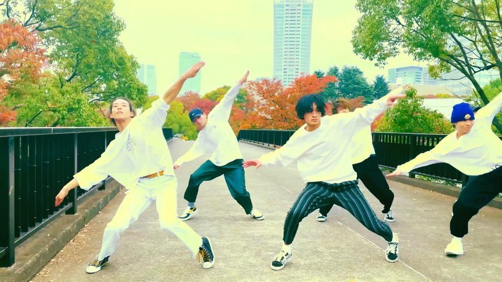 のインスタグラム：「WATWING Original Dance "Candyman" . . Directionしました！ Full ver.にはみんなそれぞれのソロパートもあります！ みんないいダンスといい表情してるので YouTubeで是非Full ver.をCheck👍 リンクは俺のプロフィールから！  You can watch full version of this video on YouTube! Please click link on my bio and check it out! . . #watwing #originaldance#candyman #zedd#aloeblacc #dance#dancevideo#choreography#ダンス #RYOのコレオドリ」