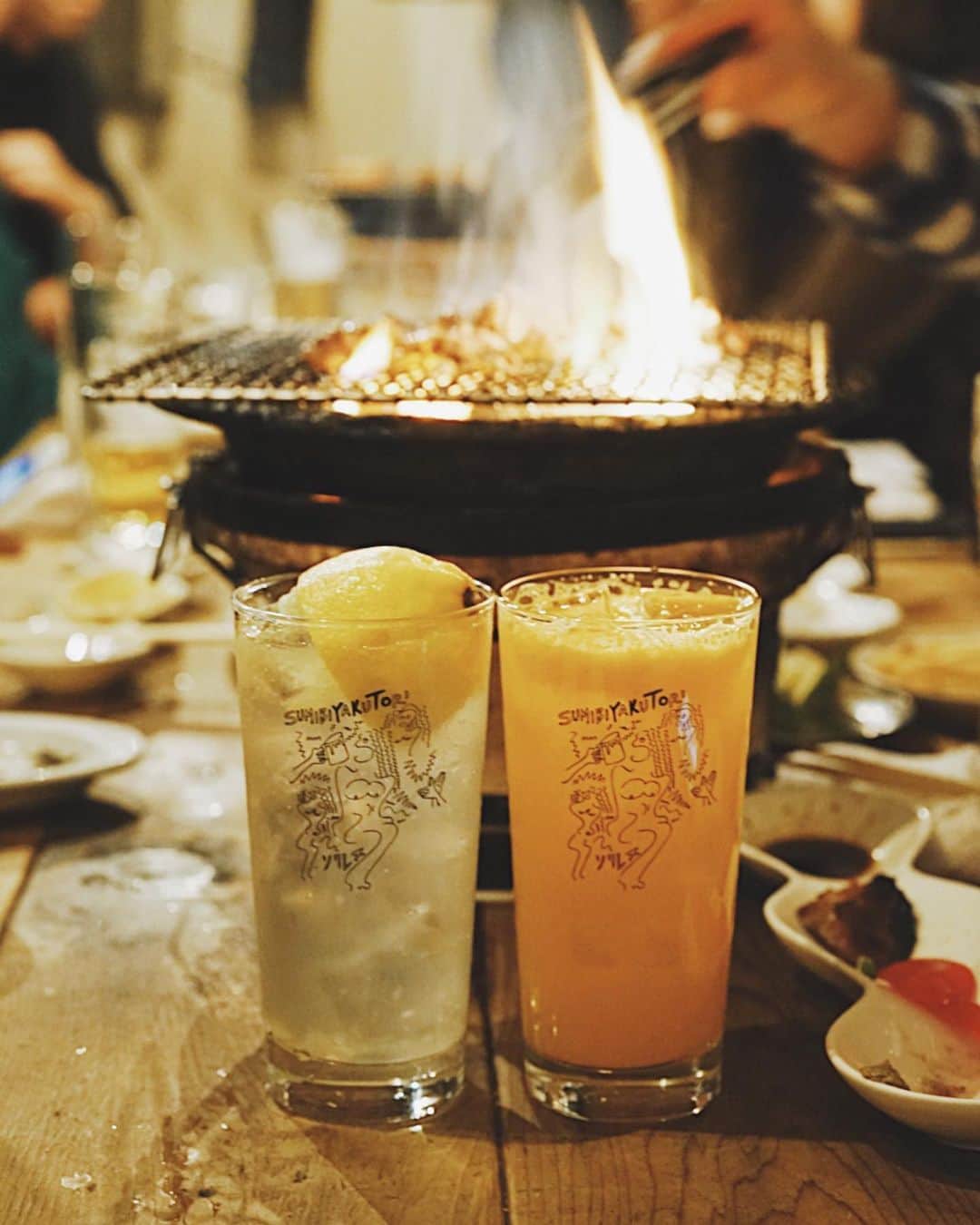 あまいものさんのインスタグラム写真 - (あまいものInstagram)「京都でかわくて美味しいお店に行きたいなら絶対おすすめする🥺 焼き鳥もおいしいしフルーツサワーもかわいいおいしいでもう . . . SPOT ⇨ @sotlylaisse2014  DRINK ⇨ マスカットサワー、みかんサワー、レモンサワー PLACE ⇨#京都 河原町  . .  #京都グルメ #京都観光 #焼鳥好きな人と繋がりたい#ひとり時間  #甘党女子 #genic_cafe #retrip_cafe #cafestagram #カフェ散歩 #カフェパト #cafefood #居酒屋巡り #居酒屋好きな人と繋がりたい #居酒屋ごはん」11月14日 22時42分 - amaimonochannel