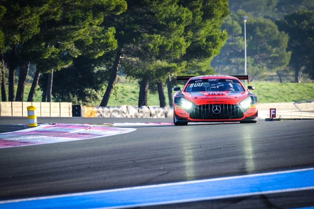 Mercedes AMGさんのインスタグラム写真 - (Mercedes AMGInstagram)「Seven Mercedes-AMG GT3s participate in the final event of this year‘s @gtworldchallengeeurope. Prior to the 6-hour race at @circuitpaulricard, our teams and drivers rank in promising championship positions: @timur_boguslavskiy leads the overall drivers’ classification while @akkaaspteam and @madpanda_motorsport have good chances of winning a title, too. Rounding out the strong line-up, @hauptracingteam, Ram Racing and @getspeed will compete for points one last time as well.   Good luck to all teams and drivers!  #GTWorldChEu #MercedesAMG #MercedesAMGMotorsport #AMGGT3 #10YearsAMGCustomerRacing」11月14日 22時57分 - mercedesamg