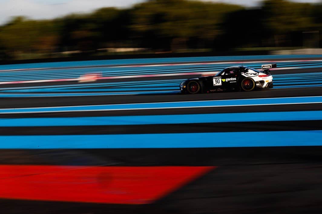 Mercedes AMGさんのインスタグラム写真 - (Mercedes AMGInstagram)「Seven Mercedes-AMG GT3s participate in the final event of this year‘s @gtworldchallengeeurope. Prior to the 6-hour race at @circuitpaulricard, our teams and drivers rank in promising championship positions: @timur_boguslavskiy leads the overall drivers’ classification while @akkaaspteam and @madpanda_motorsport have good chances of winning a title, too. Rounding out the strong line-up, @hauptracingteam, Ram Racing and @getspeed will compete for points one last time as well.   Good luck to all teams and drivers!  #GTWorldChEu #MercedesAMG #MercedesAMGMotorsport #AMGGT3 #10YearsAMGCustomerRacing」11月14日 22時57分 - mercedesamg