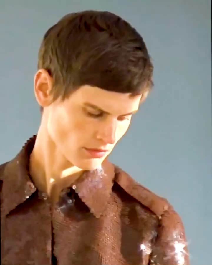 プロエンザスクーラーのインスタグラム：「Spring Summer 2021 in motion  @saskiadebrauw @binxwalton  @brian__molloy #proenzaschouler」