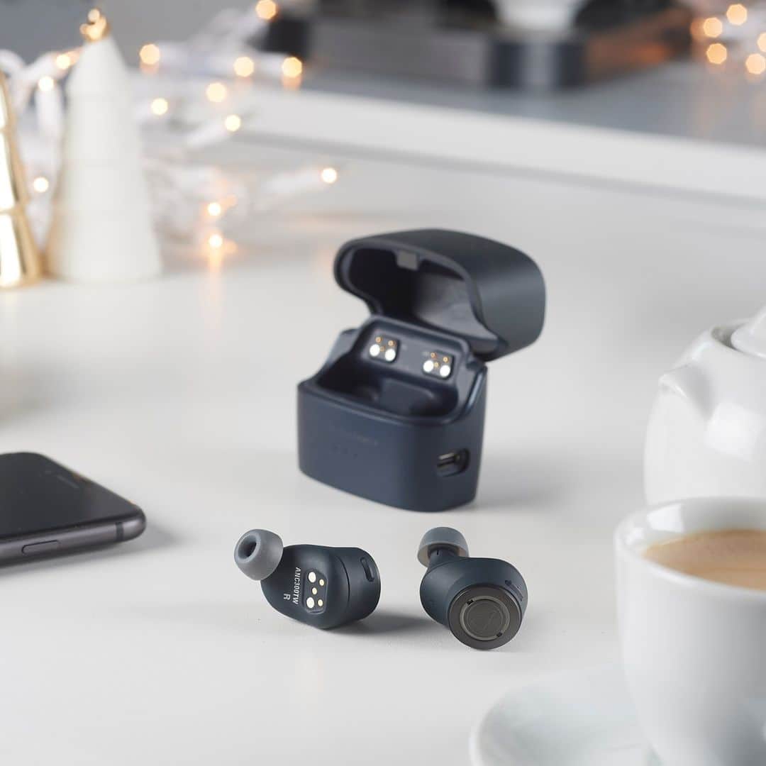 Audio-Technica USAさんのインスタグラム写真 - (Audio-Technica USAInstagram)「With the holidays approaching, A-T has something for everyone on your list! From headphones for music lovers, to microphones for musicians, check out the perfect audio gifts to give this season in the link in our bio!⁠ .⁠ .⁠ .⁠ #AudioTechnica #ATHANC300TW #ANC300TW #Headphones #WirelessHeadphones #TrulyWireless #MusicGear #HolidayShopping」11月14日 23時01分 - audiotechnicausa