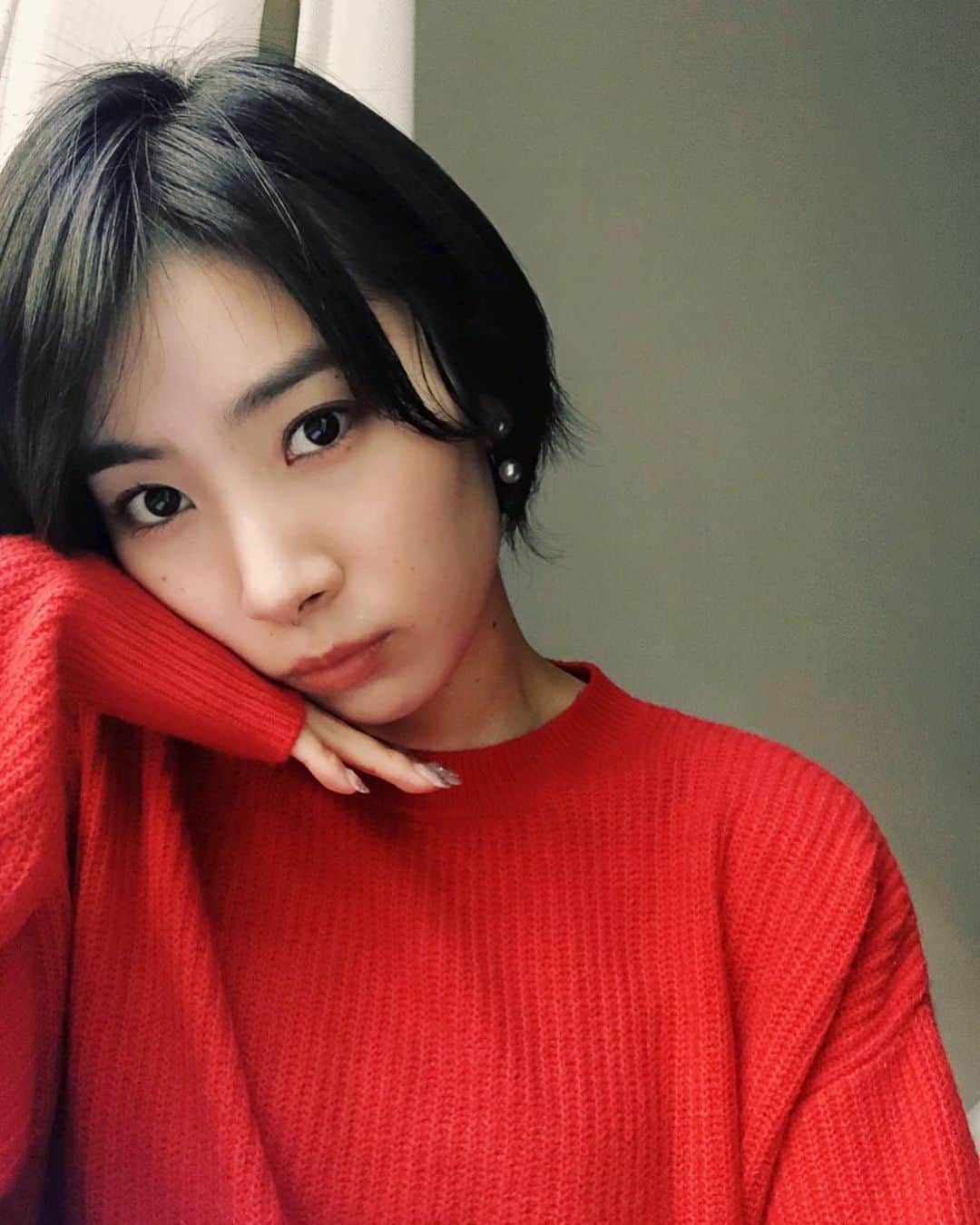 のインスタグラム：「. . 真っ赤。 あっという間にクリスマスが 来そうな予感🌲 . . #winter #knit #fashion #christmas  #favorite #like #red #colour  #冬 #赤 #ニット #赤ニット  #クリスマス #カラー」