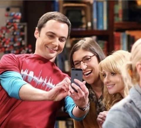 ビッグバン★セオリーのインスタグラム：「❤️  . . . @therealjimparsons @kaleycuoco @sanctionedjohnnygalecki @missmayim @themelissarauch #competition #giveaway #johnnygalecki #mayimbialik #kaleycuoco #melissarauch #simonhelberg #jimparsons #jerryoconnell #kunalnayyar #leonardhofstadter #amyfarrahfowler #pennyhofstadter #bernadettewolowitz #sheldoncooper #thebigbangtheory #bigbangtheory」