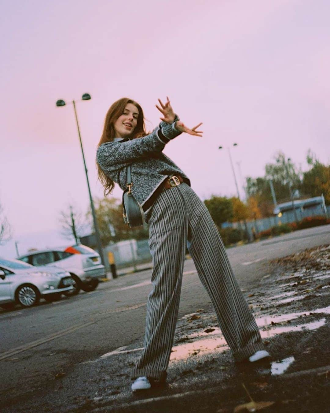 Amelia Gethingのインスタグラム：「I’m now officially living in Manchester for the next 2 months to film for season 2 of #TheAmeliaGethingComplex !! Gonna be extra tricky to film because of corona but we’re prepped and ready to go!   Thank you @dior for the sick fit 🤍 📷 @aldo.manella」